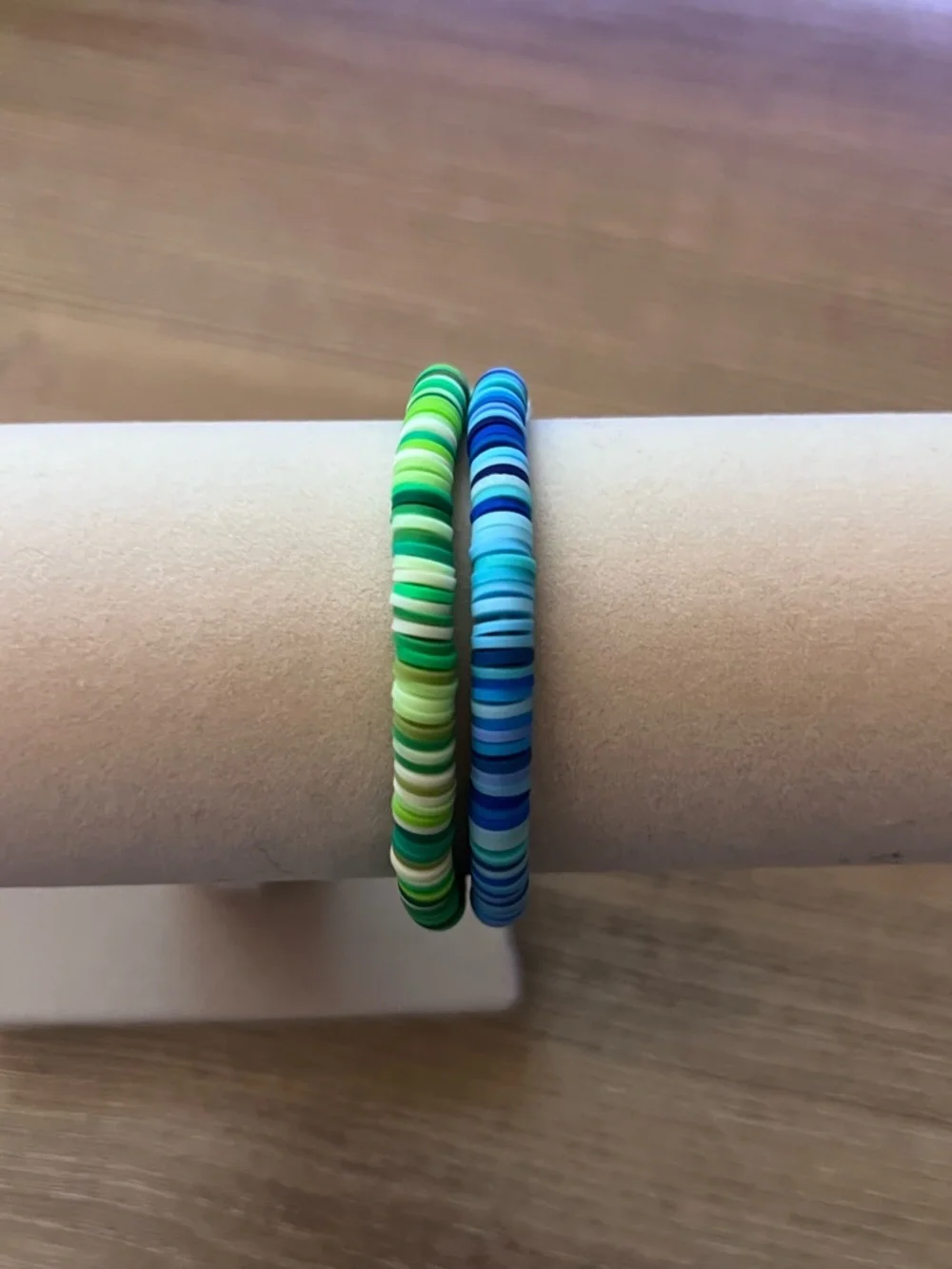 7 Piece Rainbow Bead Stretch Bracelet Set Colorful Stackable Elastic Bracelets - Picture 5 of 6